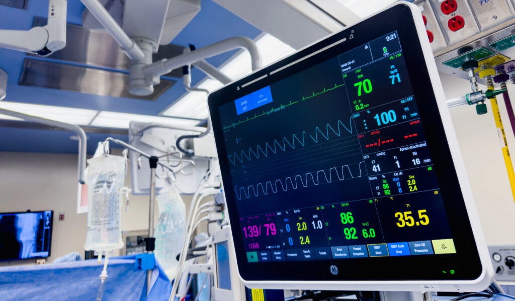 CSTDs under USP 800: hospital setting with monitor